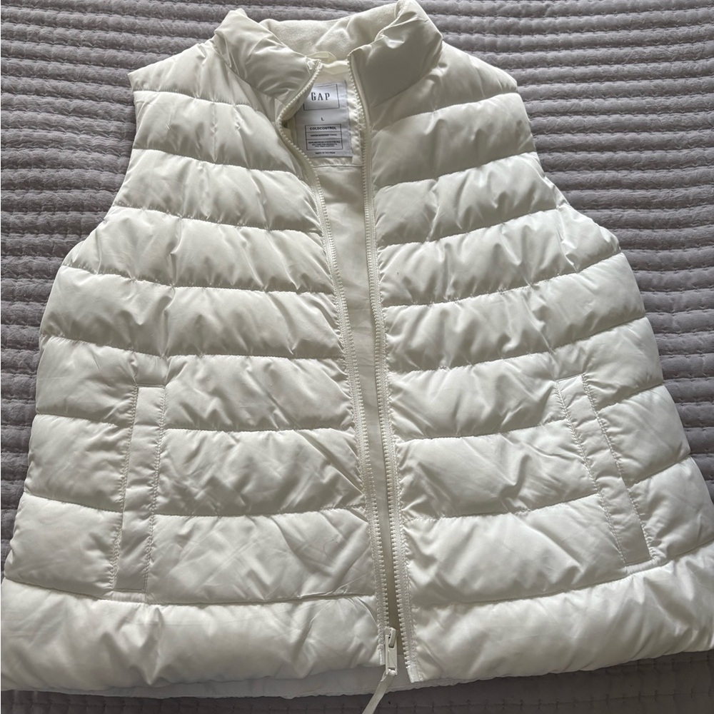GAP Off-White ColdControl Vest
